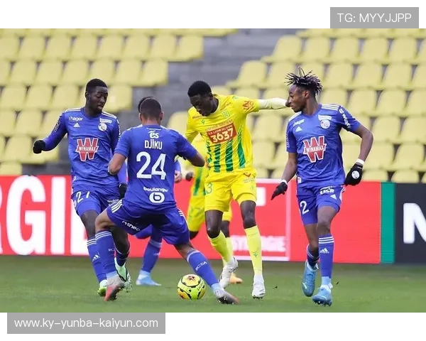 法甲中场配置策略：进攻型vs防守型对比